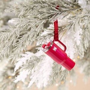 Stanley x Elf Mini Quencher Ornament Keychain NEW - Red delicious